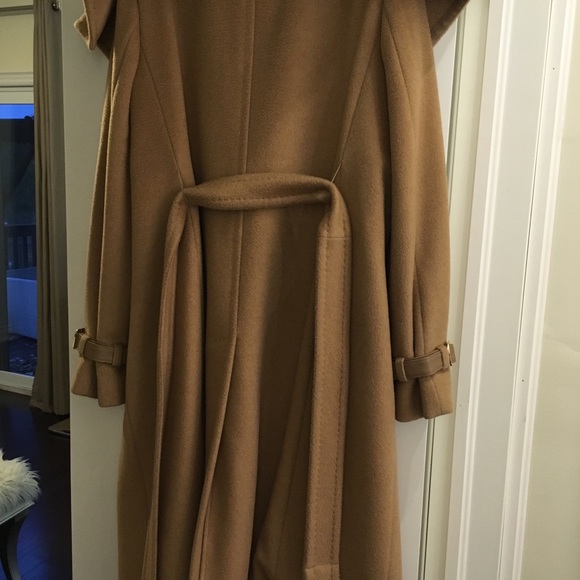 Authentic Maxmara 100% camel coat - Picture 6 of 9